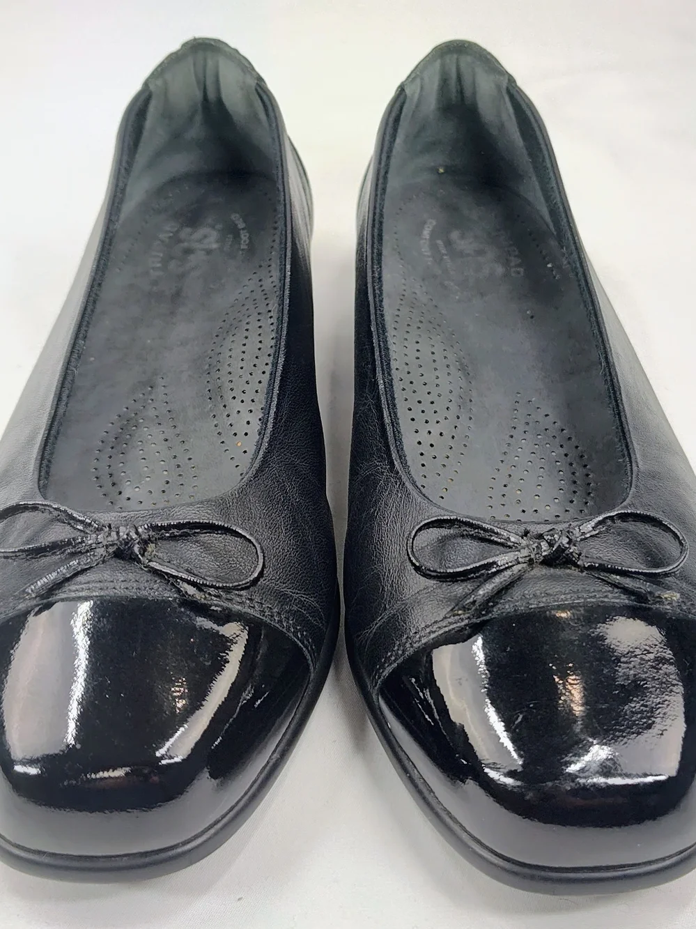 SAS Women's Black Leather Ballet Flats with Patent Cap Toe